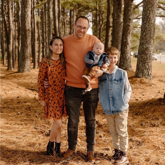 Meet your Posher, Stephanie - Picture 4 of 12